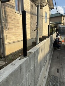 埼玉県深谷市　フェンス外構工事　施工中