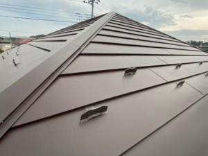埼玉県行田市　屋根上葺き　カバー工法